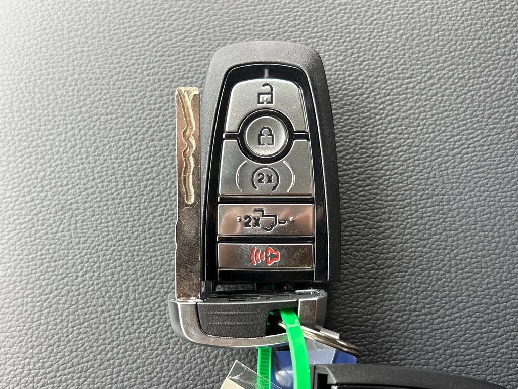 New 2026 Gray Ford Lariat image 32