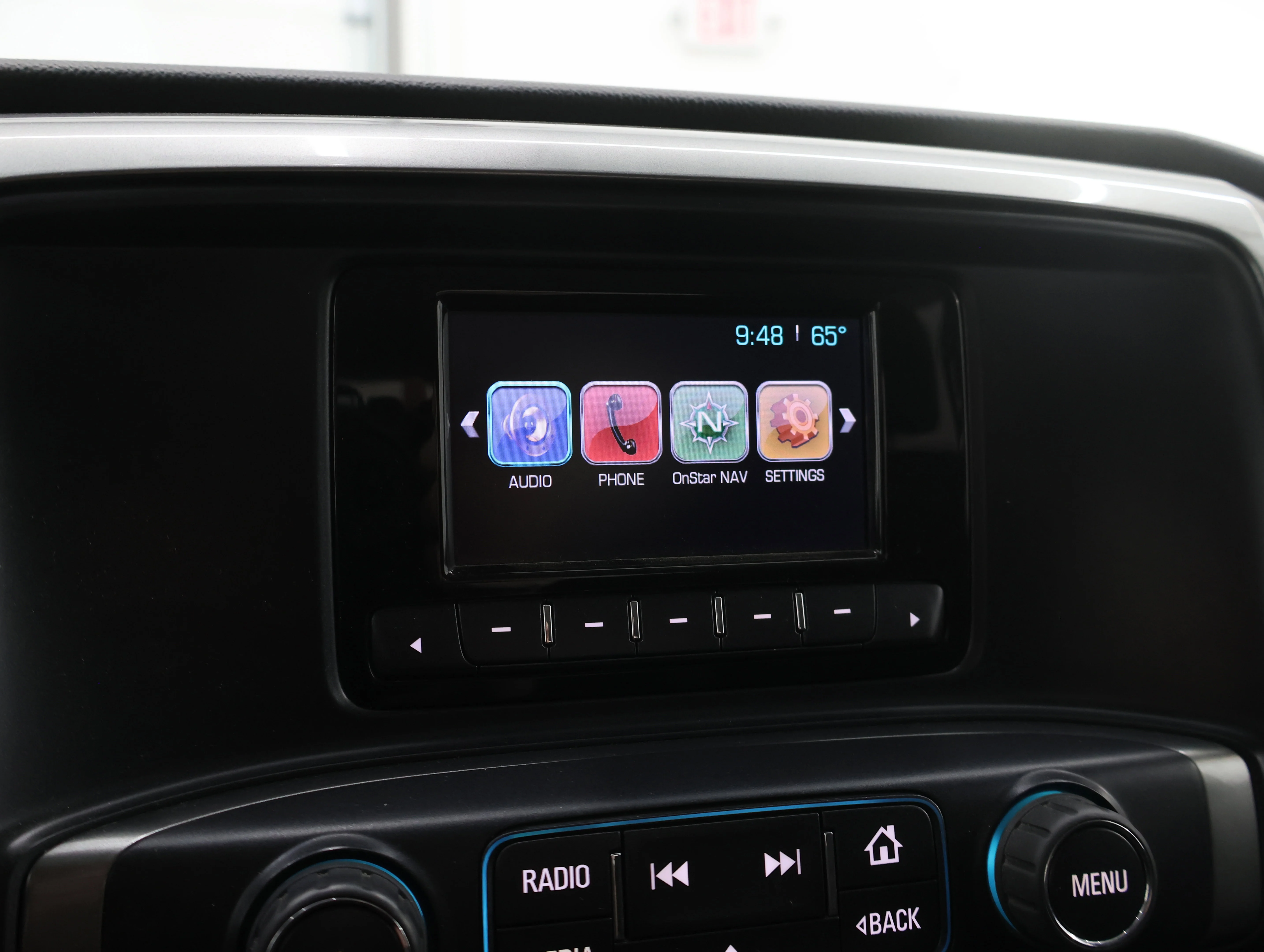 Used 2015 Summit White Chevrolet LT image 40