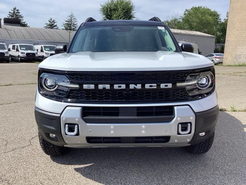 New 2026 White Ford Badlands image 2