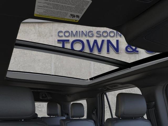 New 2025 Star White Metallic Tri-Coat Ford Tremor image 34