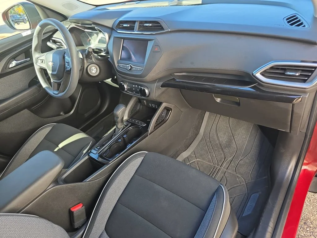 Used 2021 Red Chevrolet LS image 30
