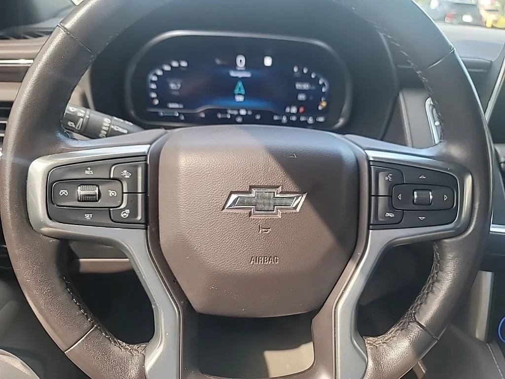 Used 2022 Gray Chevrolet Z71 image 18