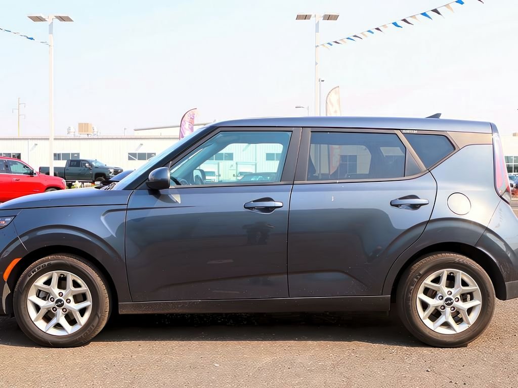2023 Kia Soul LX photo 4