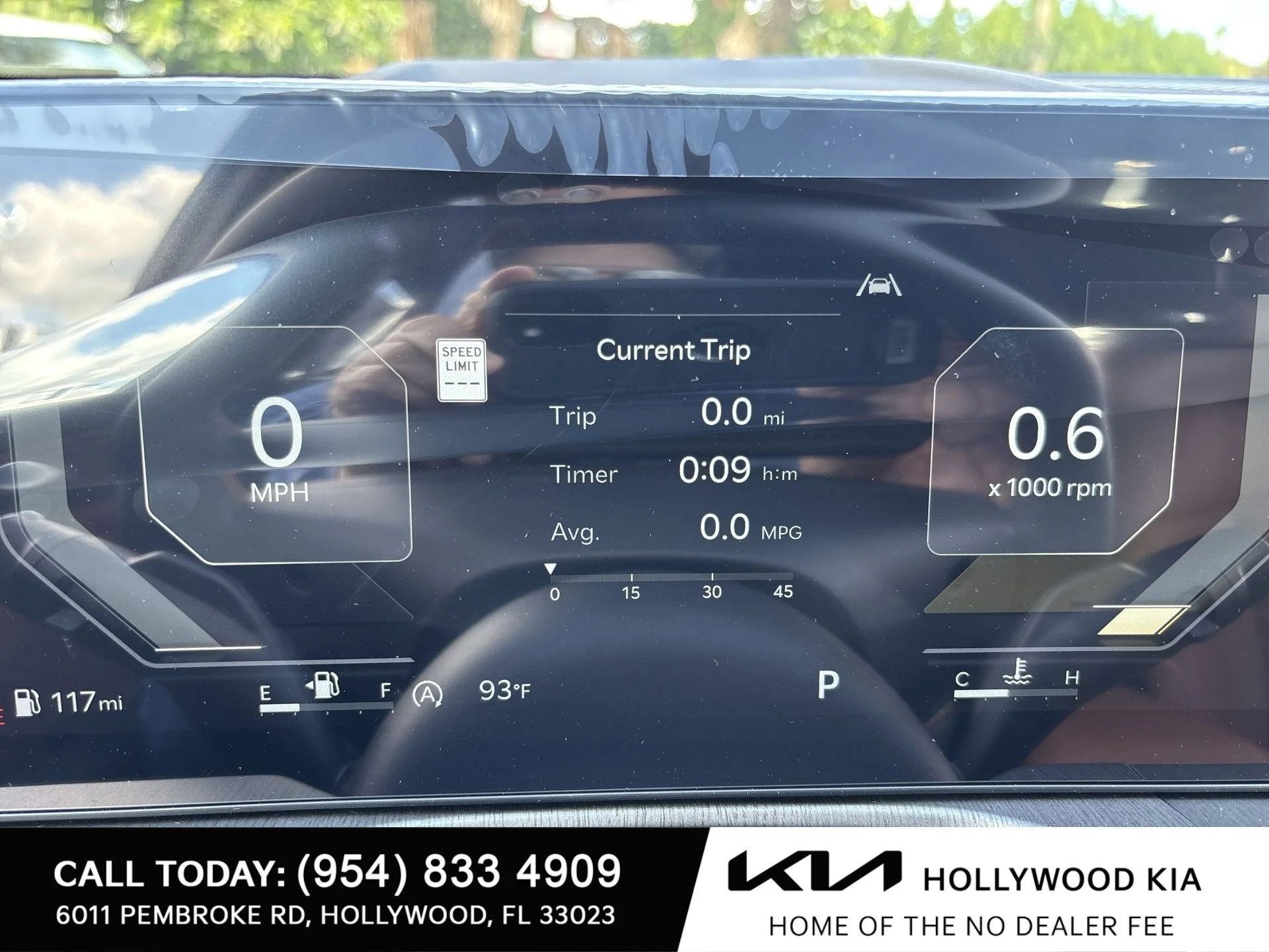 New 2027 Glacial White Pearl Kia X-Line image 12