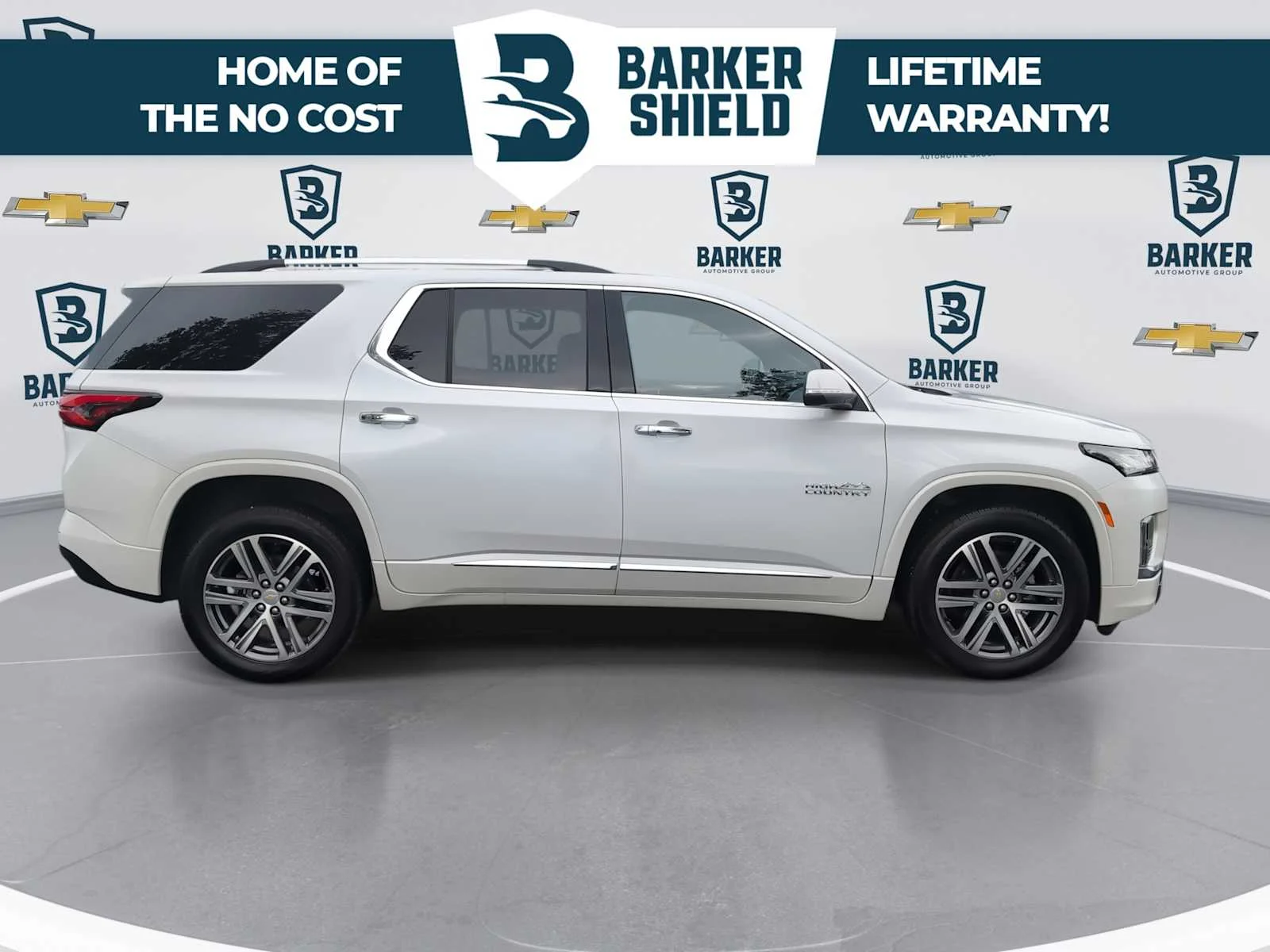 Used 2023 Iridescent Pearl Tricoat Chevrolet High Country image 9