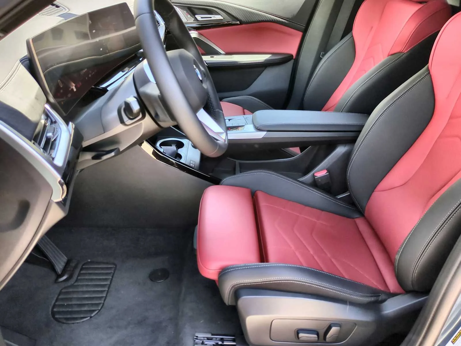 2025 BMW X2 28i - Photo 17