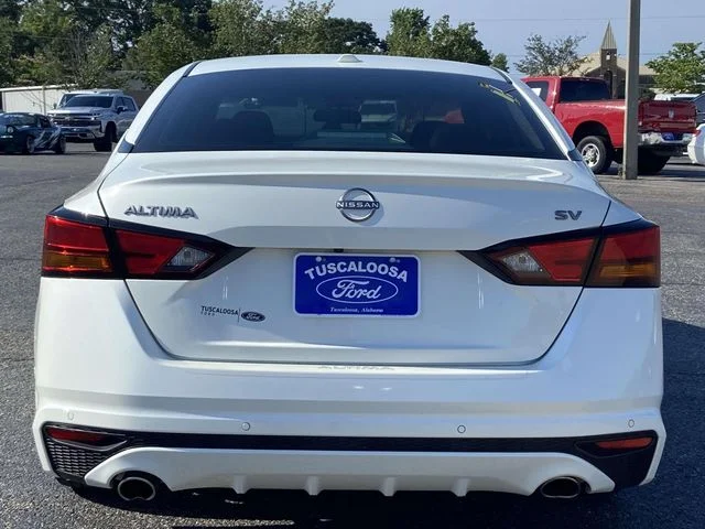 Used 2024 White Nissan 2.5 SV image 3
