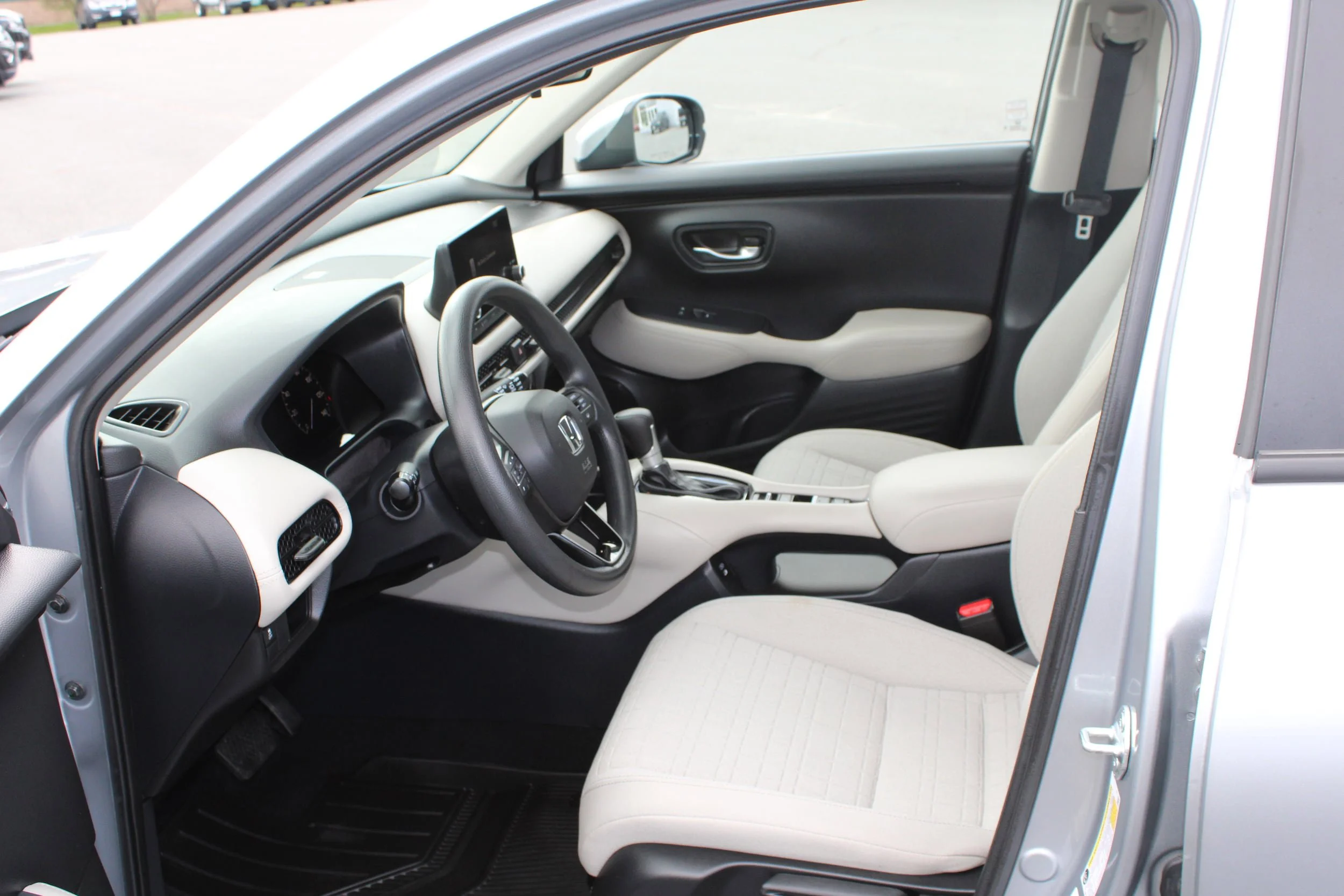 Used 2024 Silver Honda LX image 7