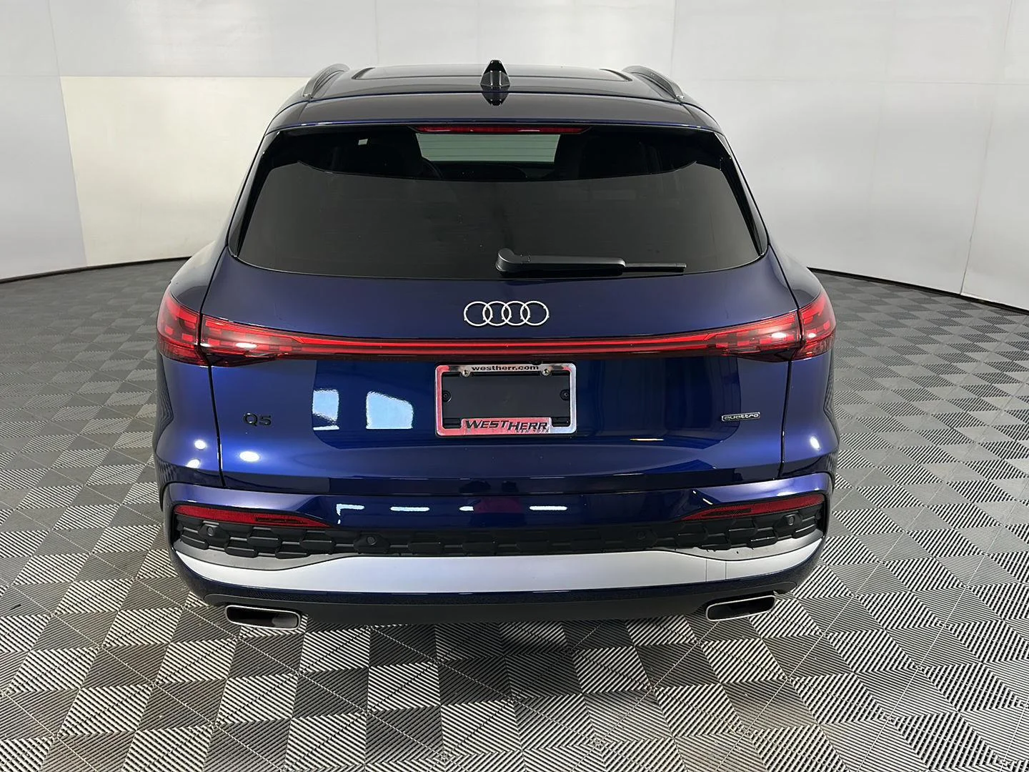 Used 2025 Navarra Blue Metallic Audi Premium Plus image 9