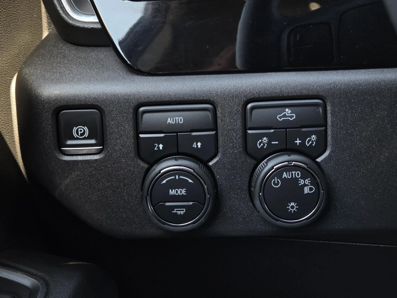 Used 2024 Summit White Chevrolet LT image 24