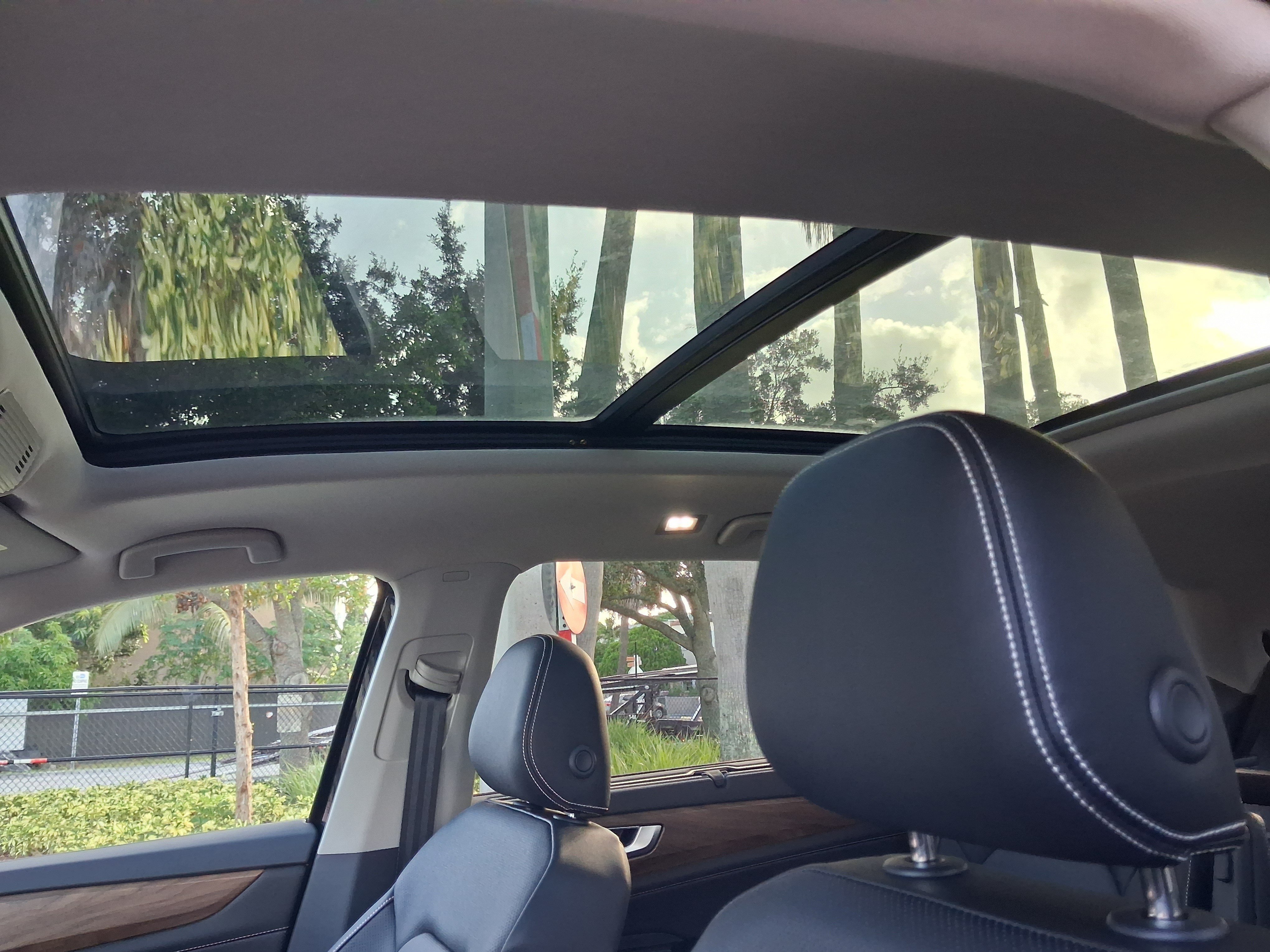 New 2026 Black Volkswagen 2.0T SE w/Technology image 8
