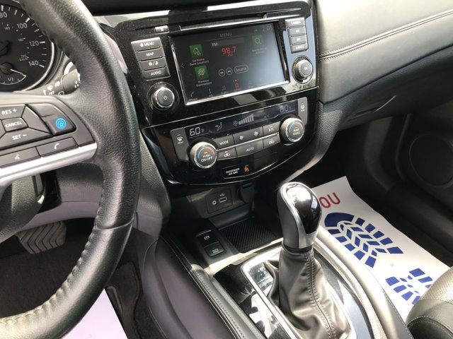 Used 2019 Magnetic Black Pearl Nissan SL image 16