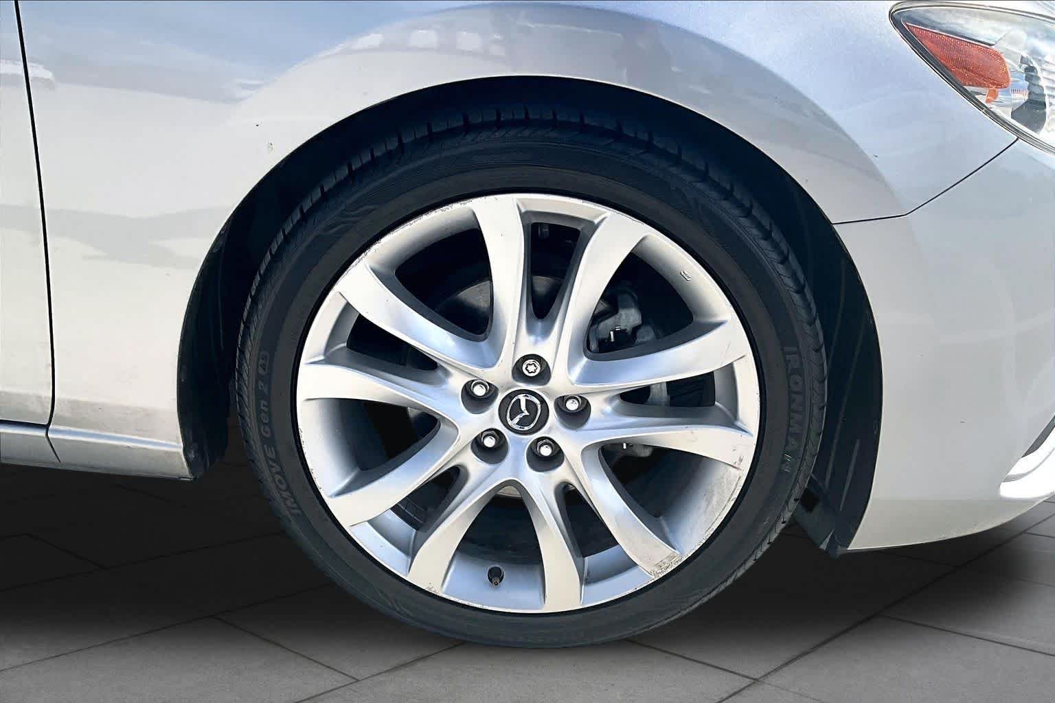 Used 2015 Liquid Silver Metallic Mazda i Touring image 10