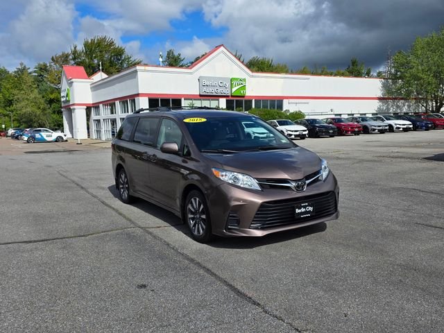 Used 2018 Walnut Toyota LE image 30