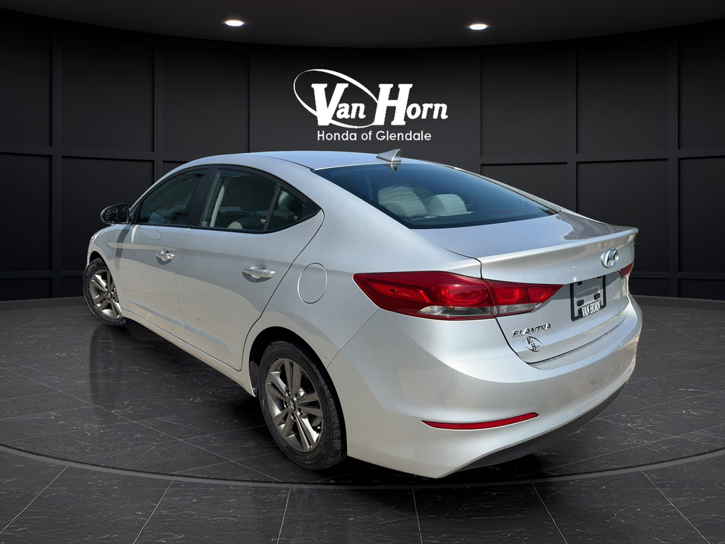 Used 2018 Silver Hyundai SEL image 5