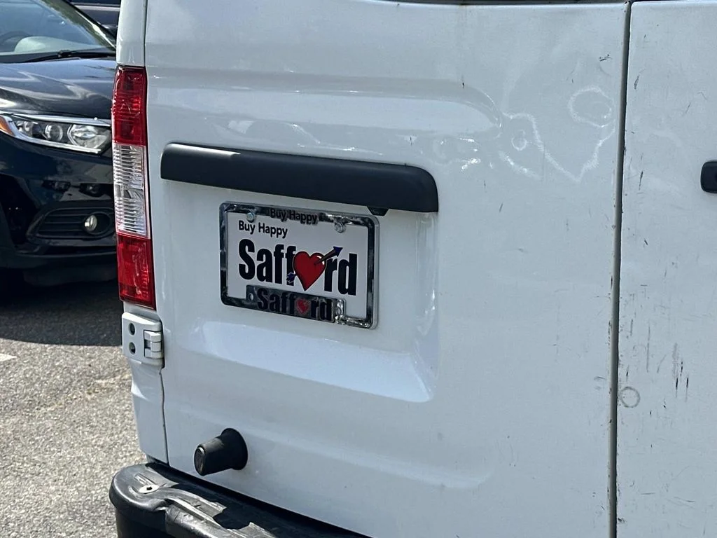 Used 2019 White Nissan S image 11