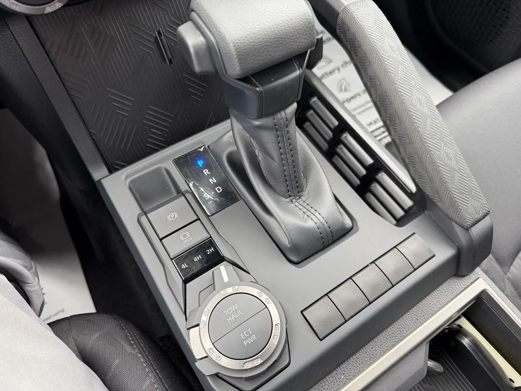 2026 Toyota Tacoma SR5 - Photo 17