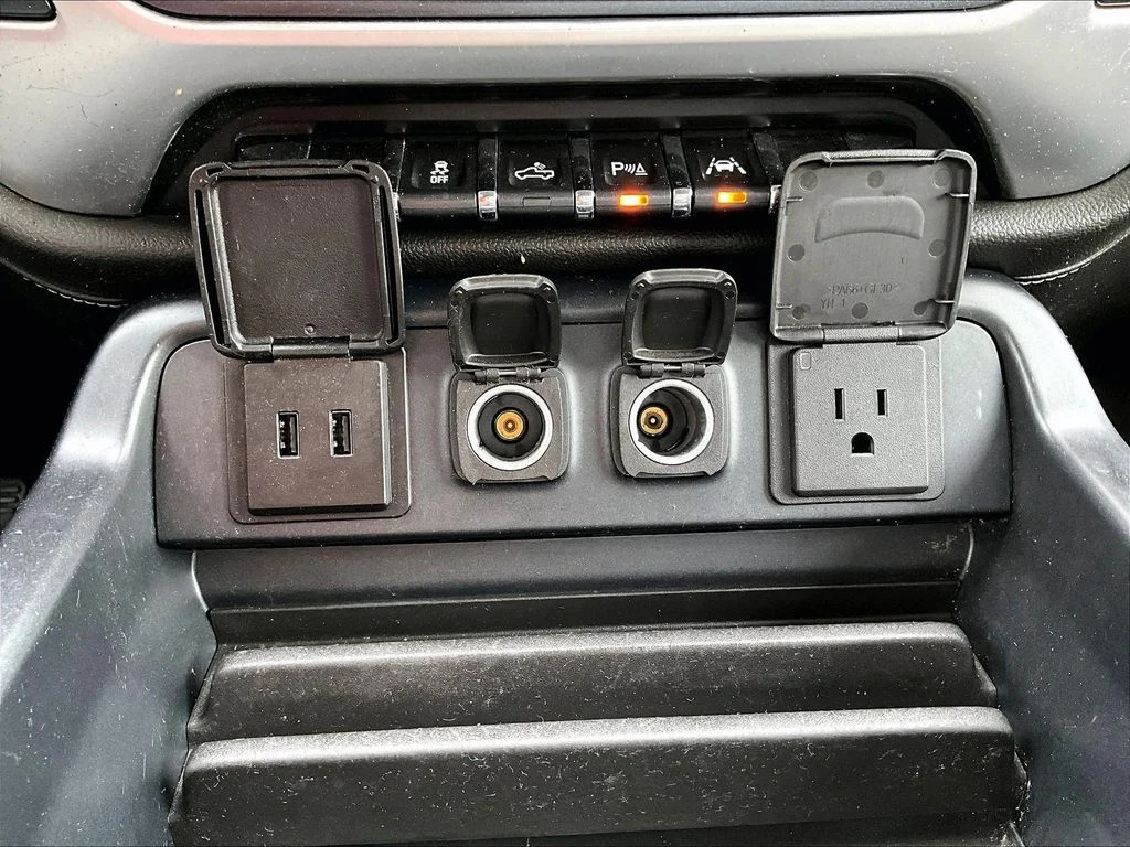 Used 2018 Gray GMC SLT image 19
