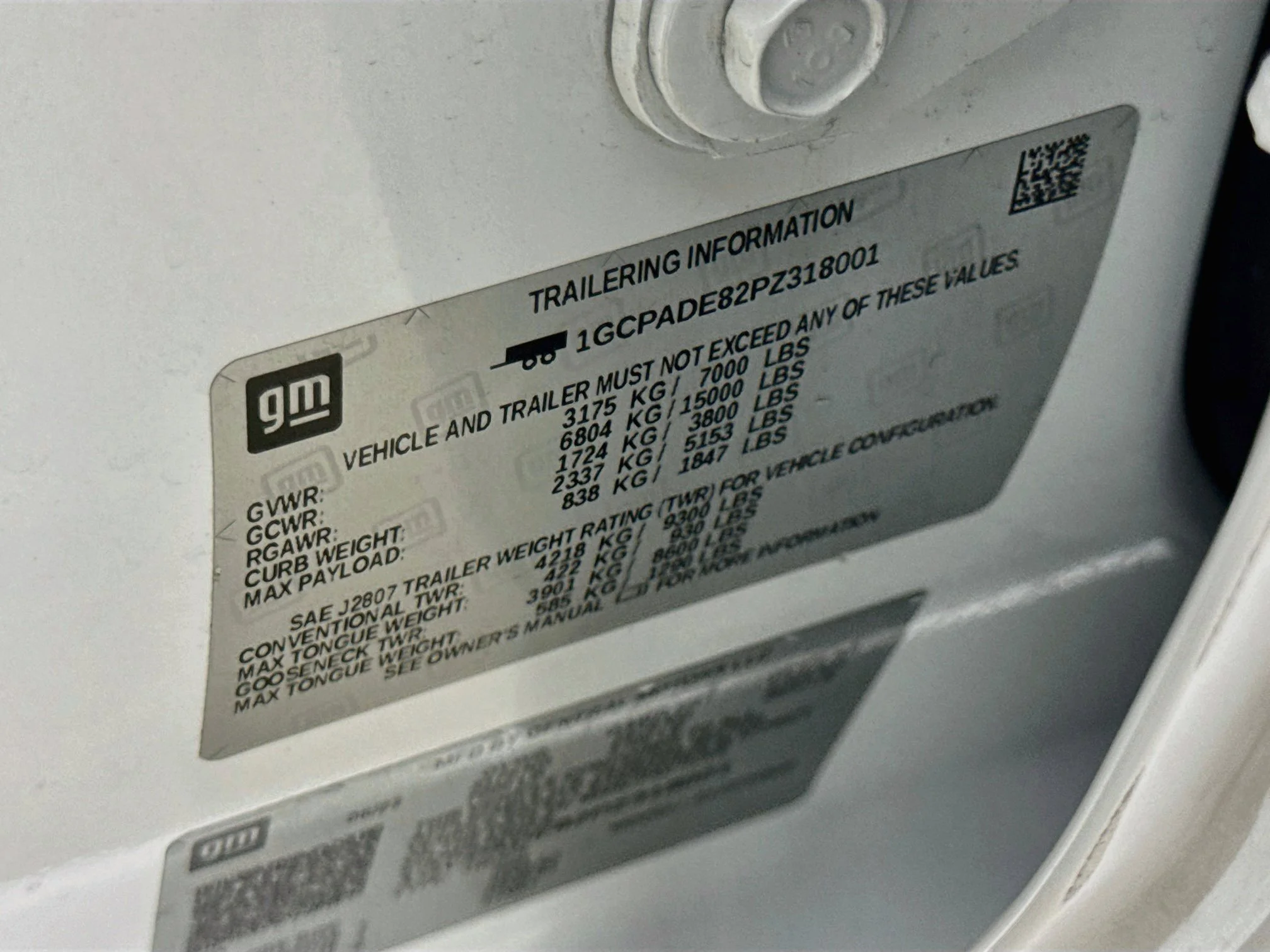 Used 2023 SUMMIT WHITE Chevrolet RST image 34