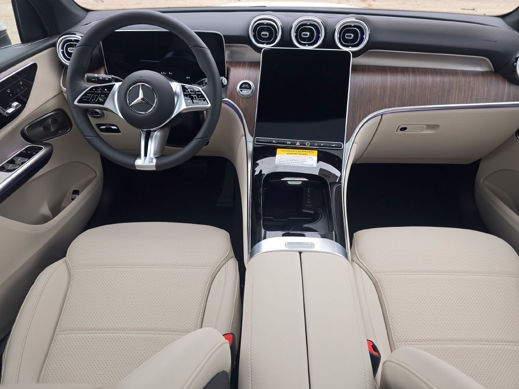New 2027 Polar White Mercedes-Benz GLC 300 image 23