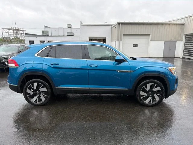 Certified Used 2025 Blue Volkswagen 2.0T SEL image 4