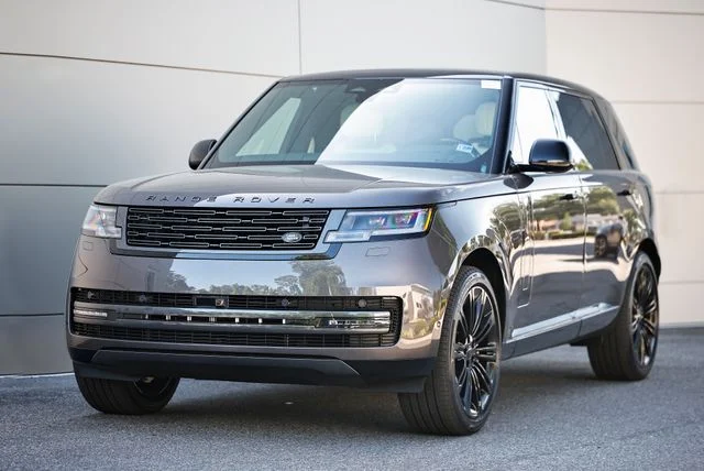 2026 Land Rover Range Rover 4.4 SE LWB 7's photo