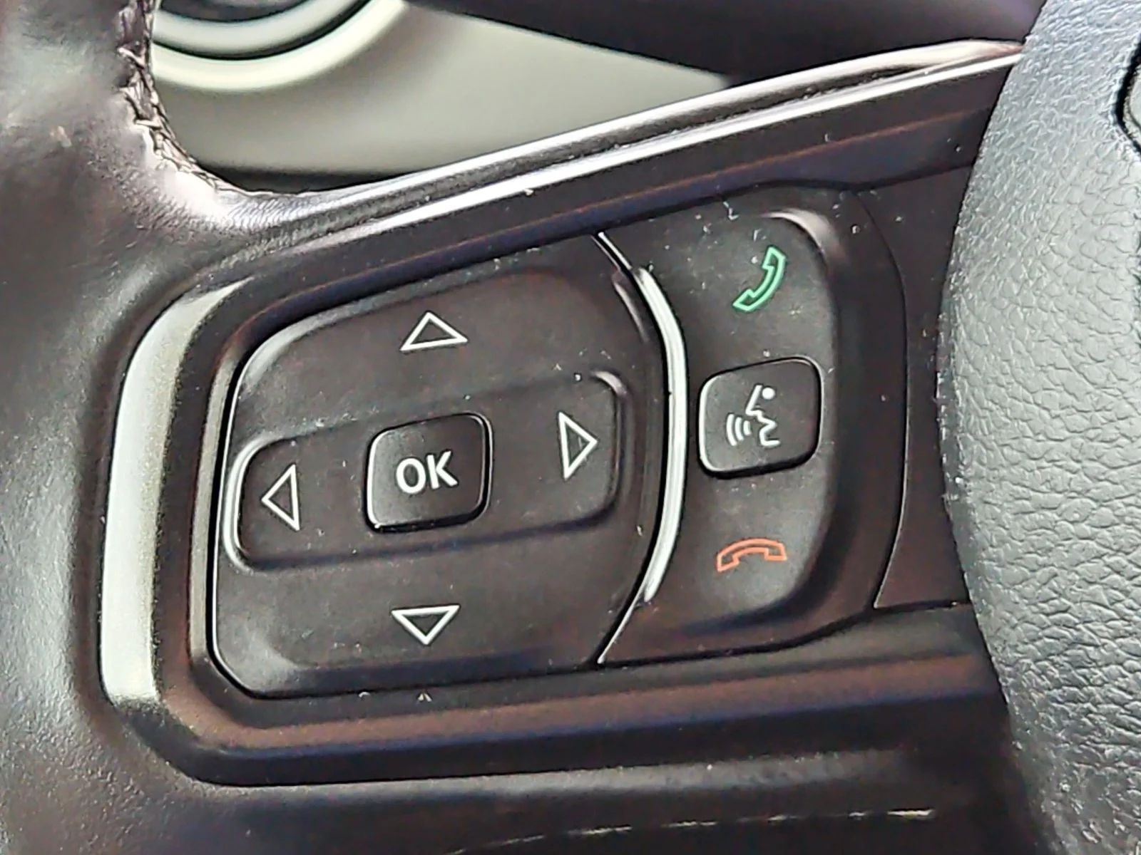 Used 2018 Black Clearcoat Jeep Sport S image 24