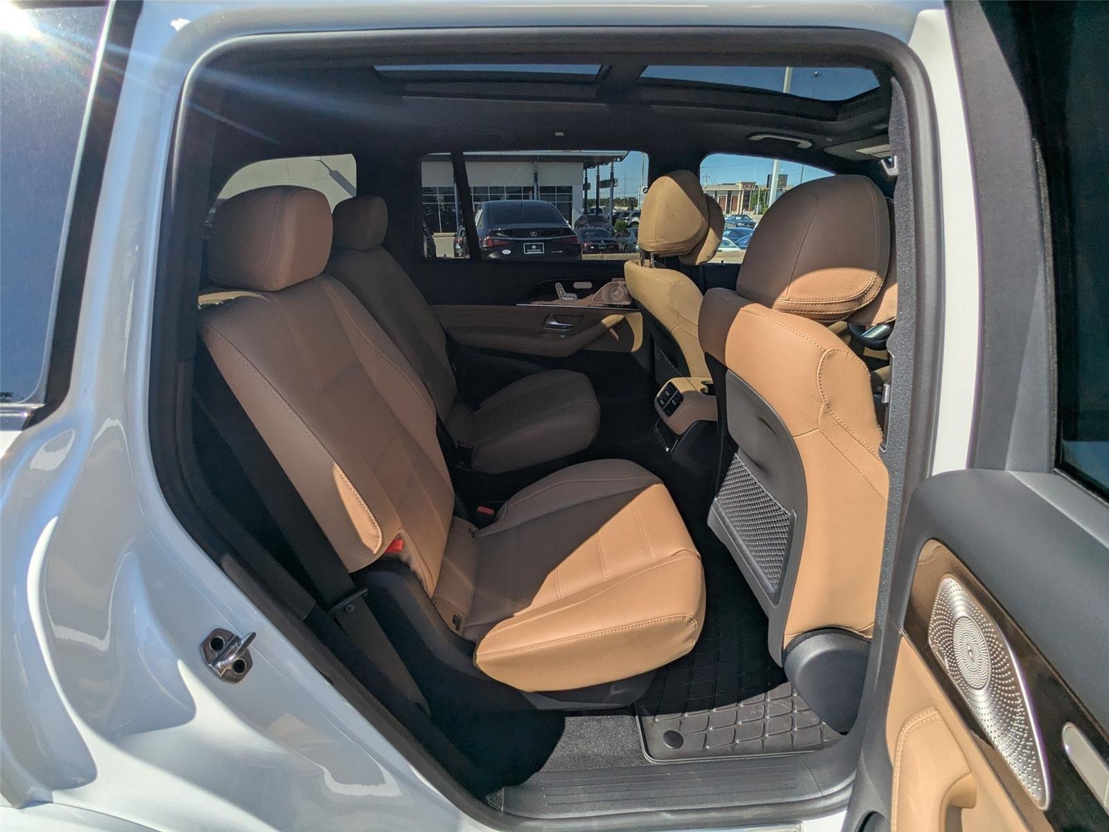 New 2026 Polar White Mercedes-Benz GLS 450 image 32