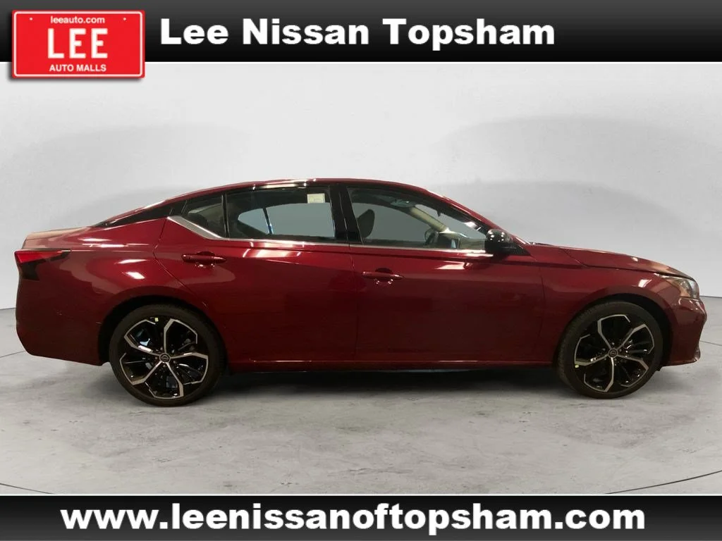 Used 2024 Scarlet Ember Nissan 2.5 SR image 7