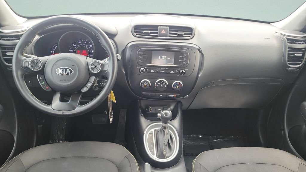 Used 2016 Blue Kia Plus image 11