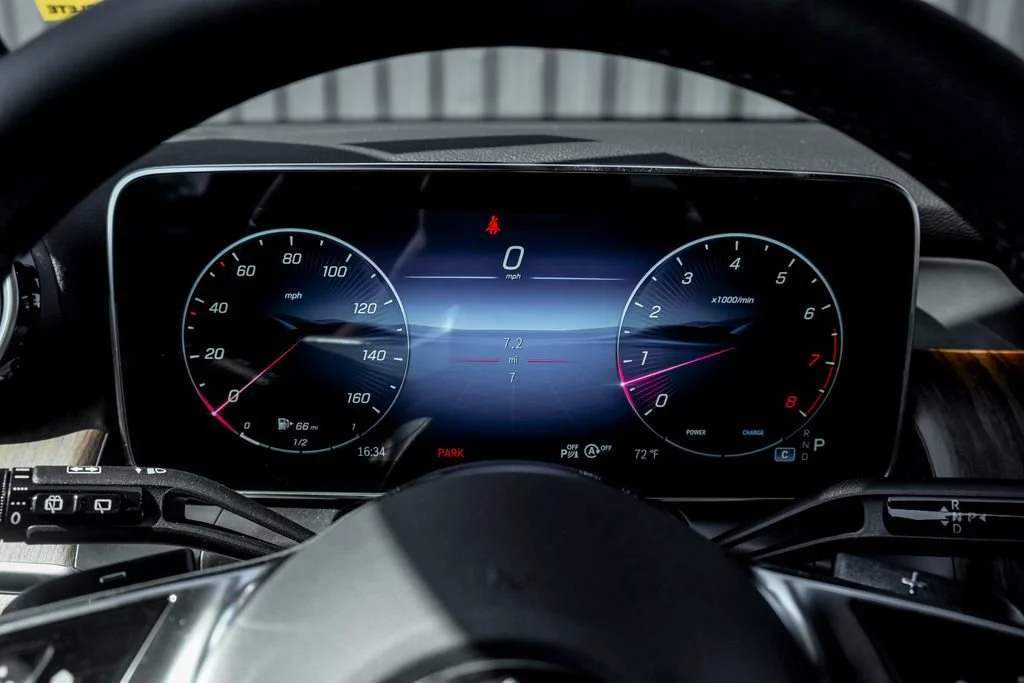 New 2027 Polar White Mercedes-Benz GLC 300 image 46