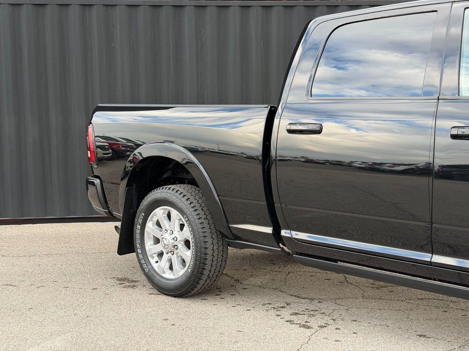 View vehicle photo 5