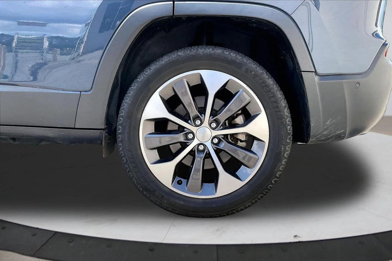 Used 2022 Blue Jeep Limited image 36