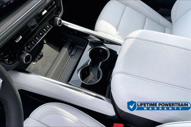 2025 Chevrolet Suburban Premier - Photo 9