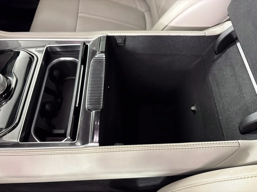 Used 2023 White Jeep Base image 49