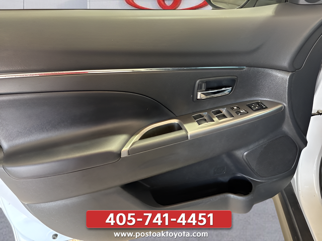 Used 2023 White Mitsubishi 2.0 LE image 30