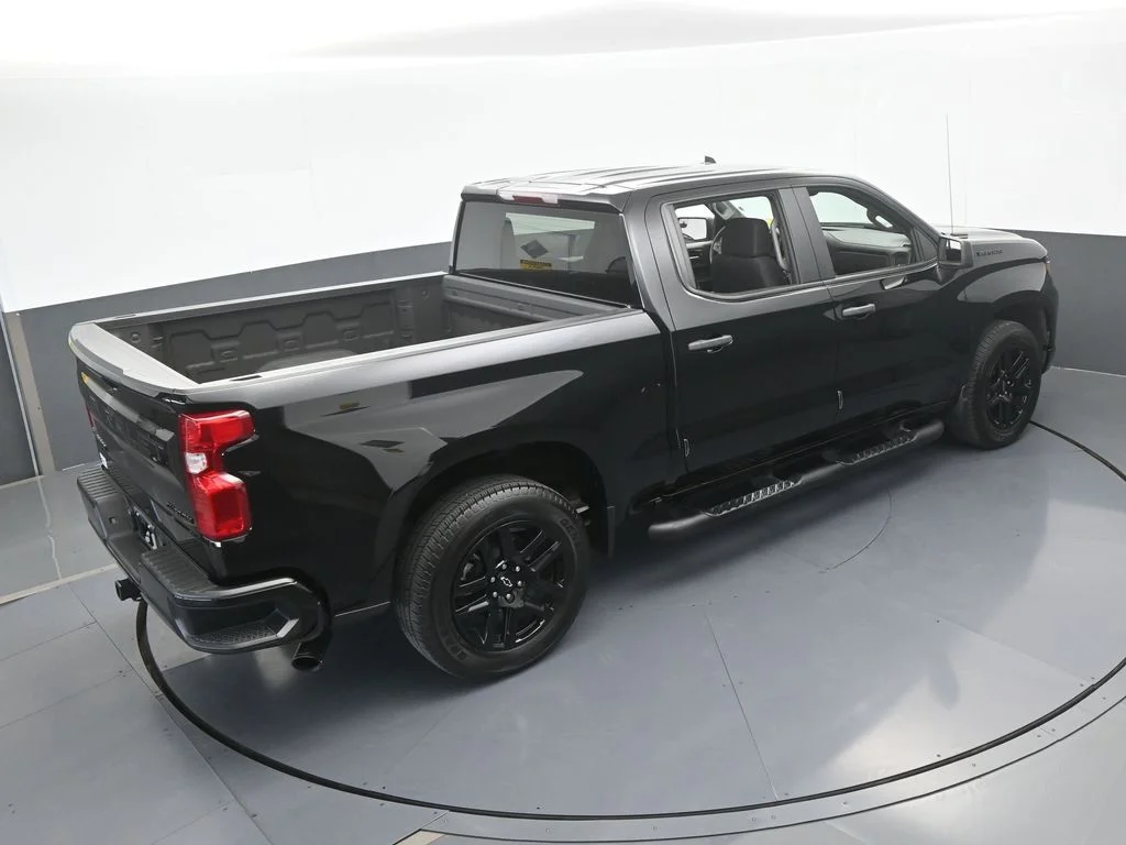 Used 2025 Black Chevrolet Custom image 53