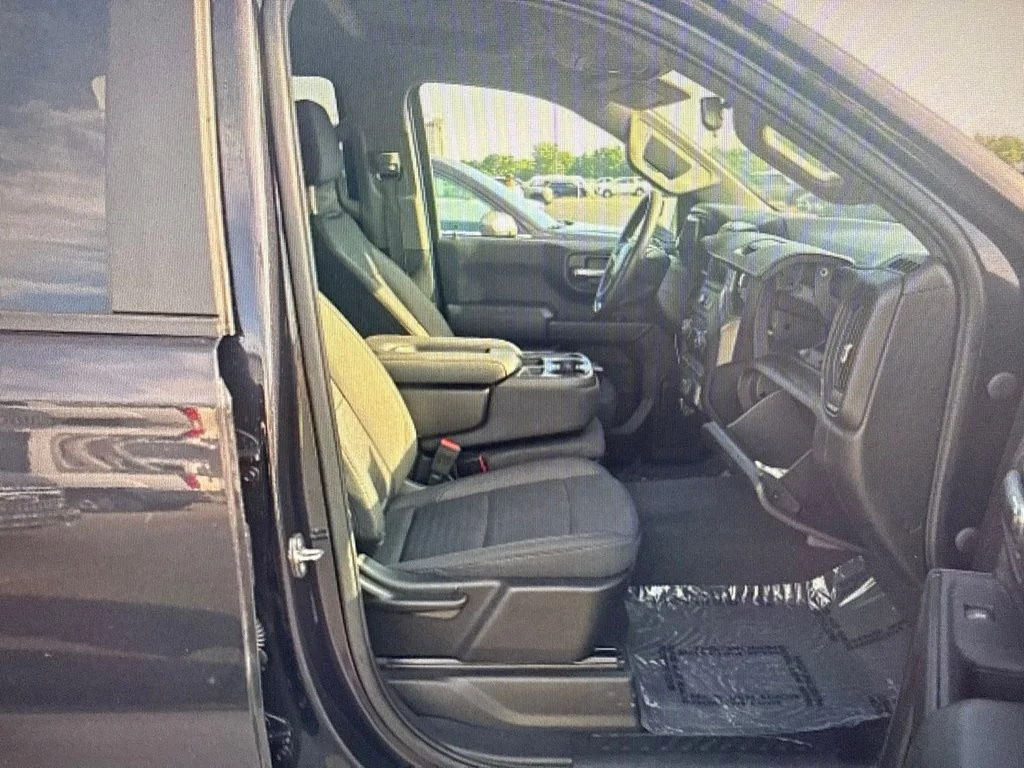 Used 2022 Gray Chevrolet Custom image 6