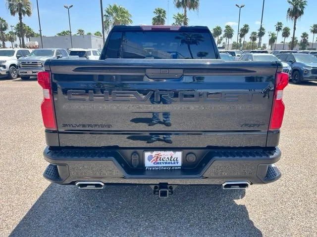 Used 2022 BLACK Chevrolet RST image 8