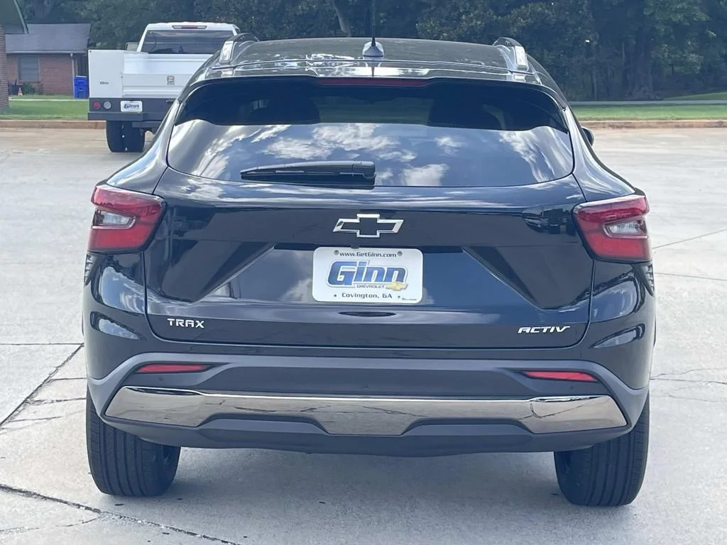 New 2026 Mosaic Black Metallic Chevrolet ACTIV image 3