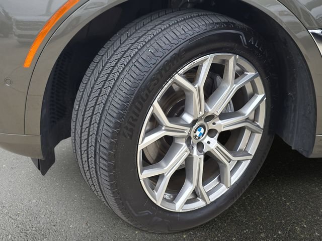 Used 2025 Green BMW xDrive40i image 37