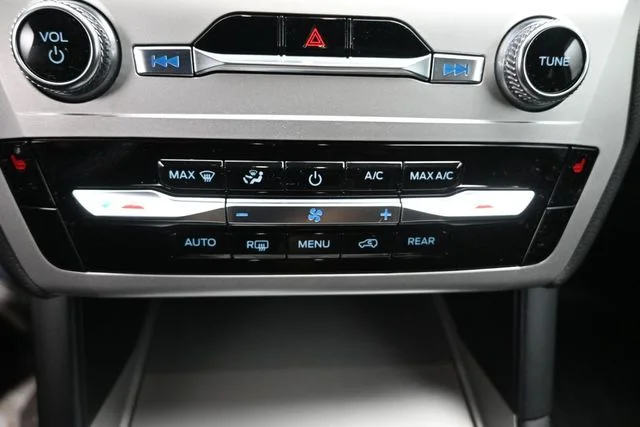 Used 2022 Gray Ford XLT image 12