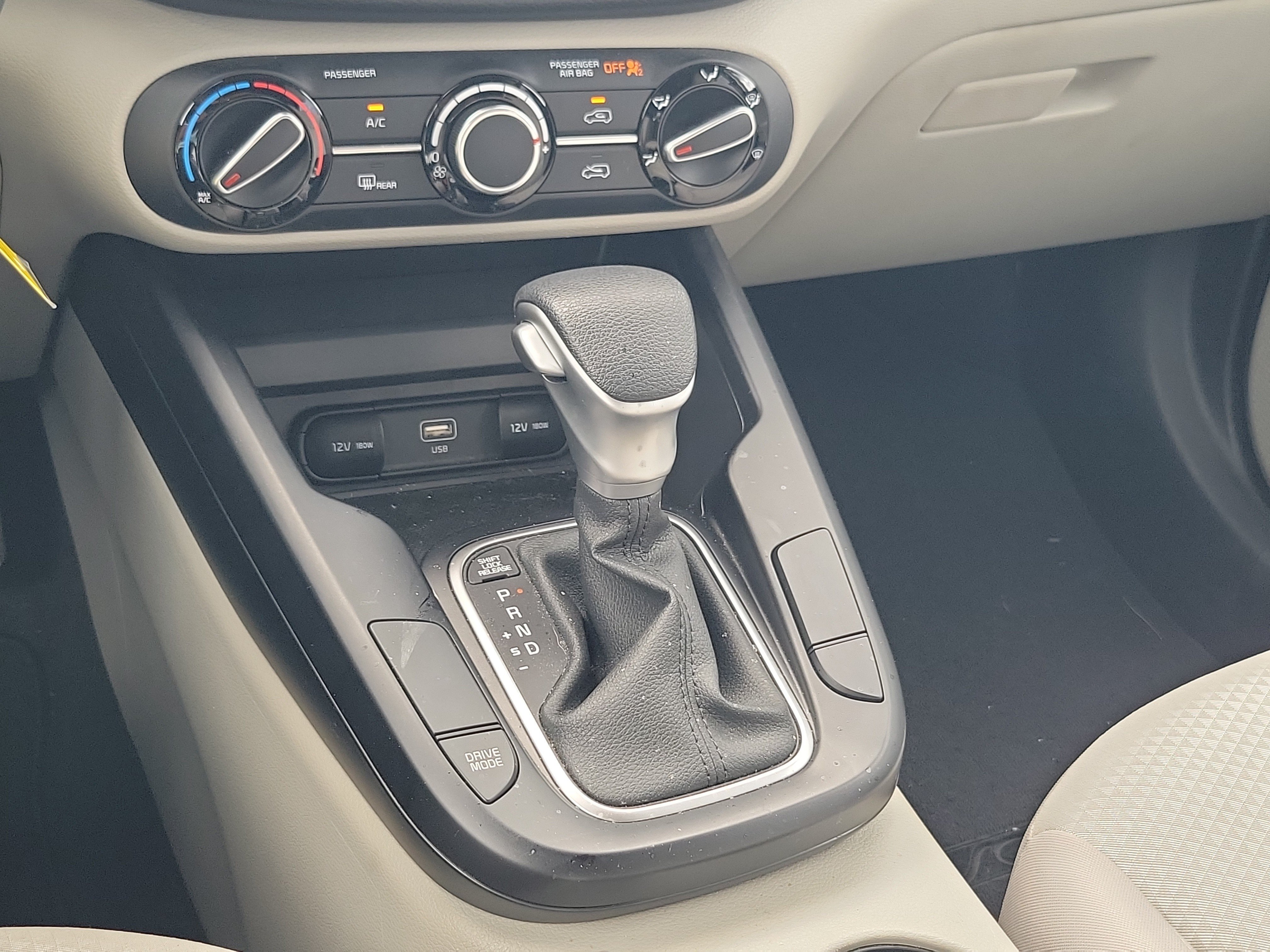 Used 2025 Gravity Gray Kia LX image 30