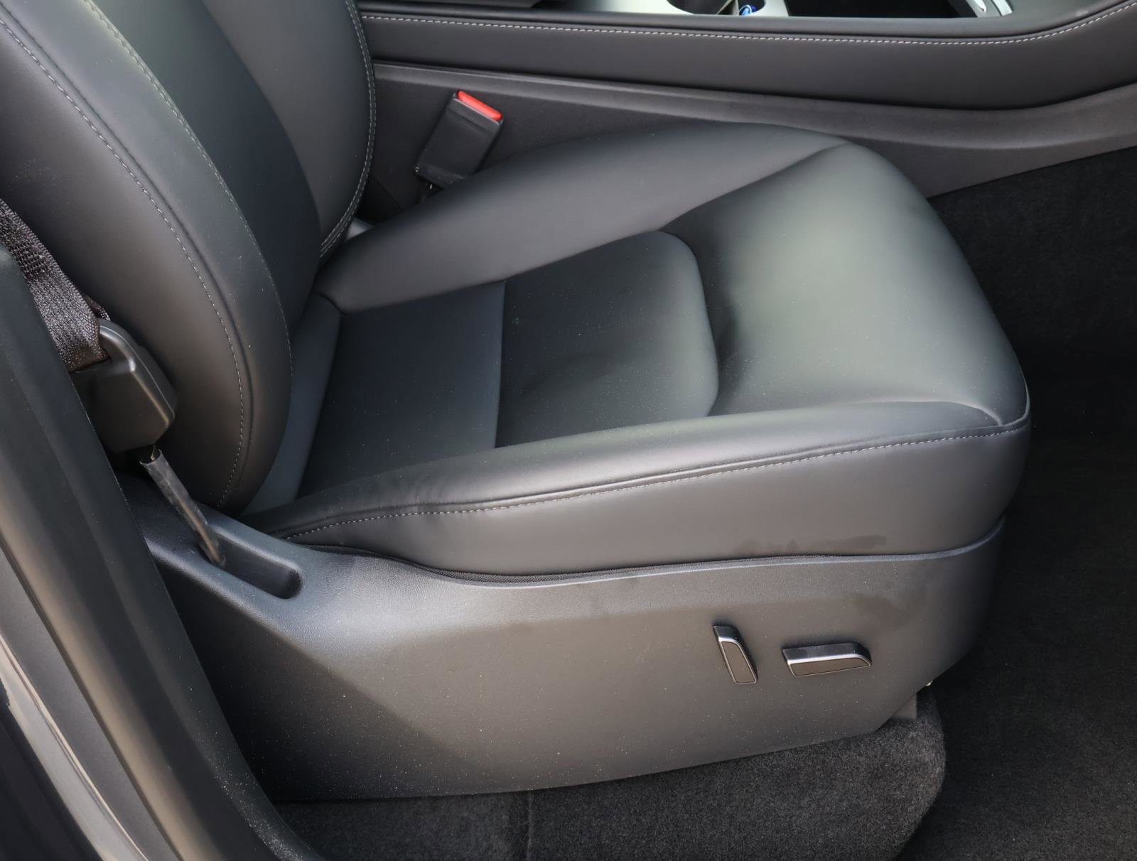 2023 Tesla Model Y Long Range - Photo 16