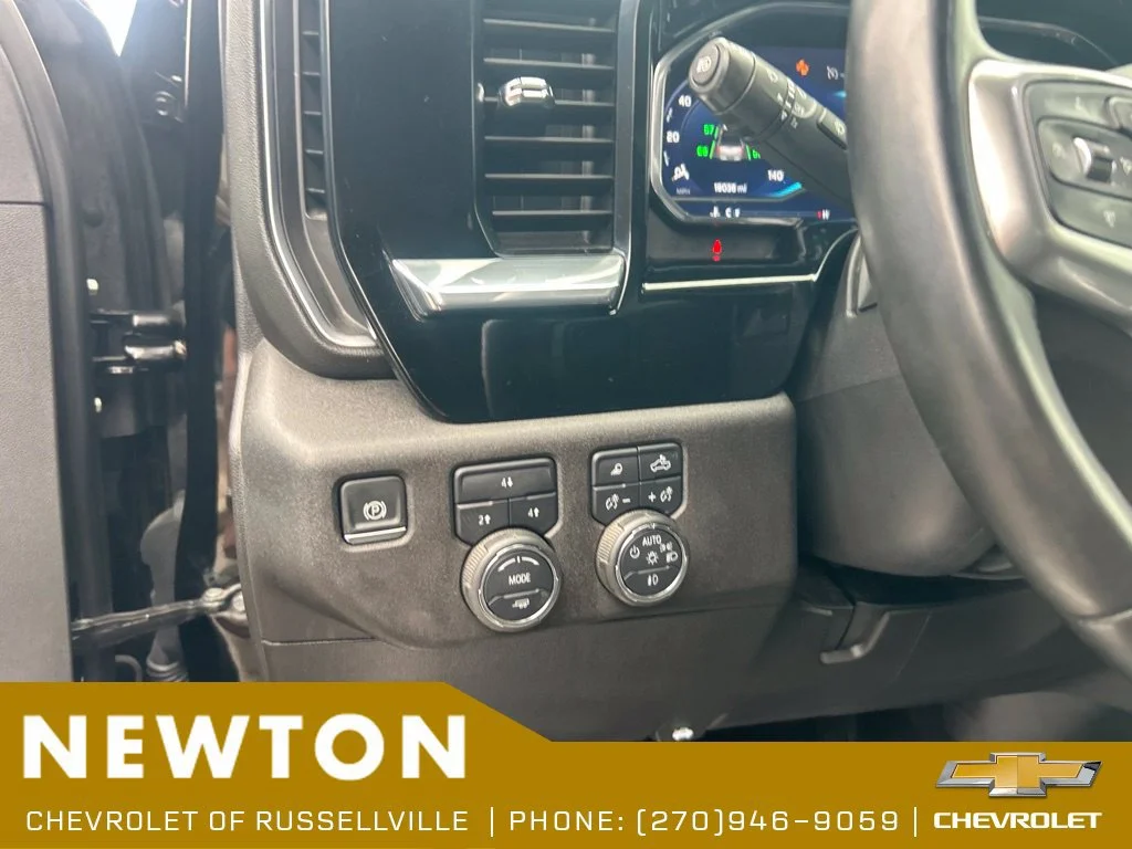 Used 2025 Black Chevrolet LT image 7