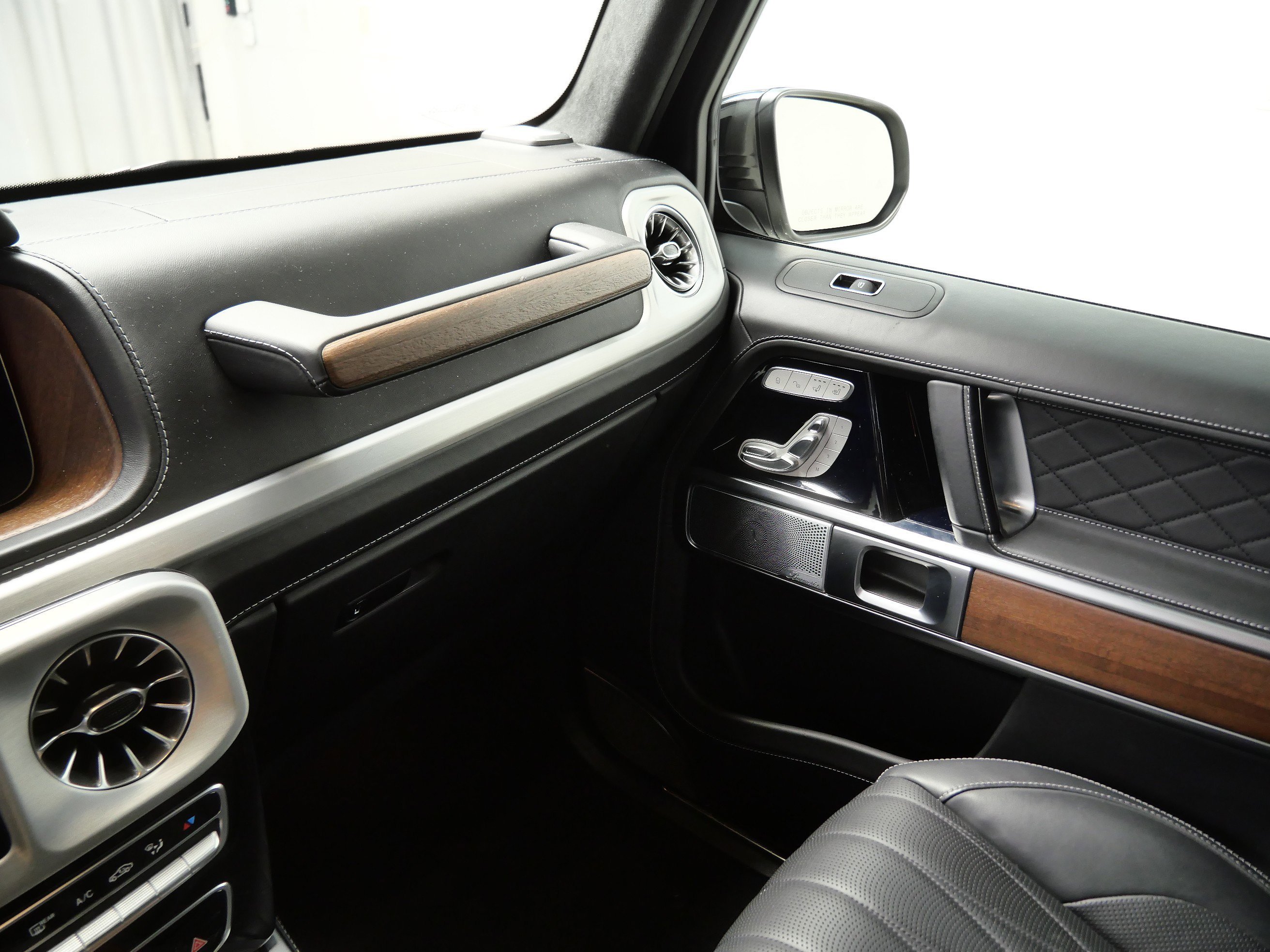 Used 2020 designo Diamond White Metallic Mercedes-Benz AMG® G 63 image 20