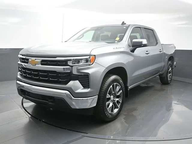 Used 2023 Gray Chevrolet LT image 3