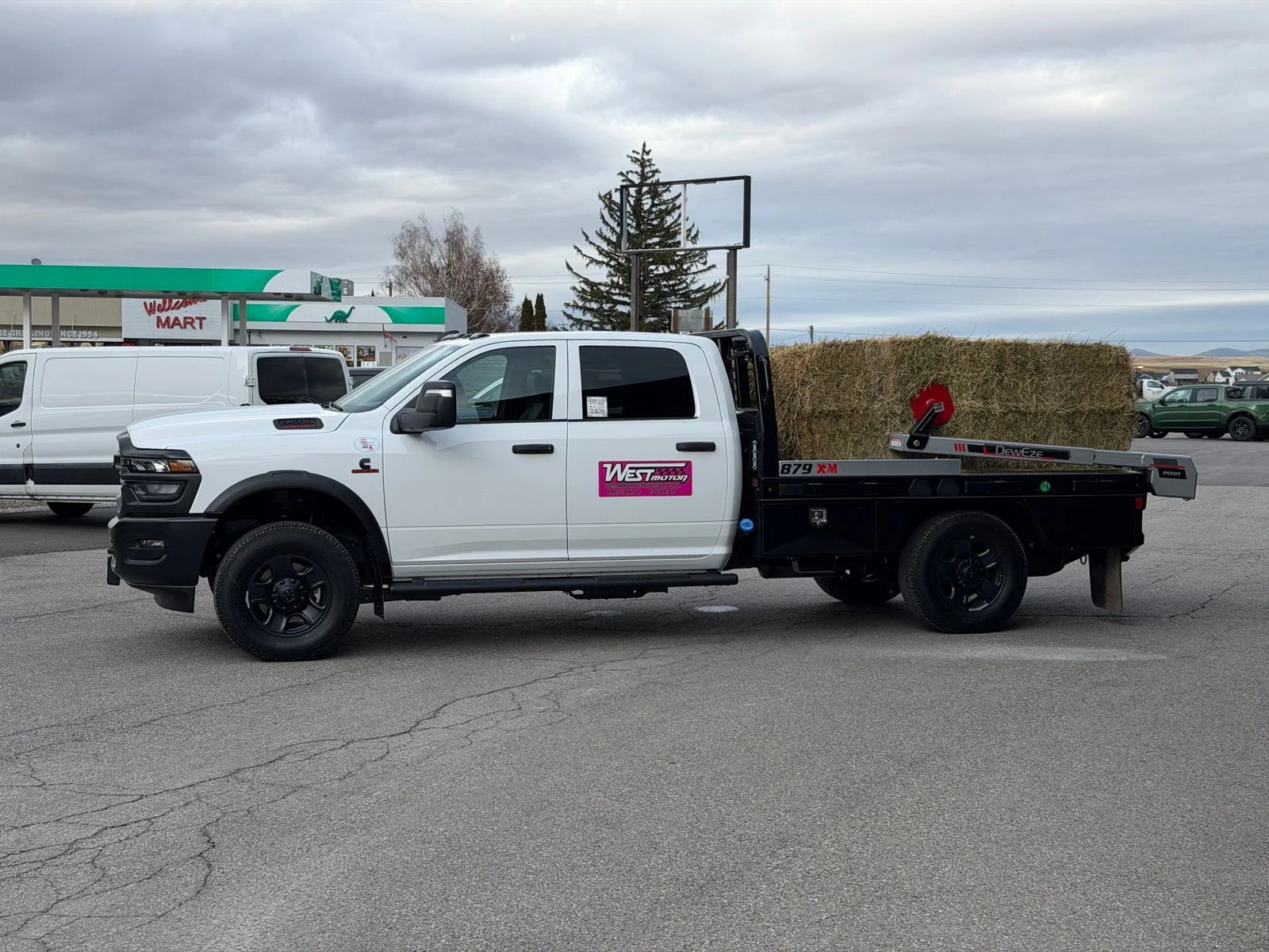 New 2026 Bright White Clearcoat RAM Tradesman image 9