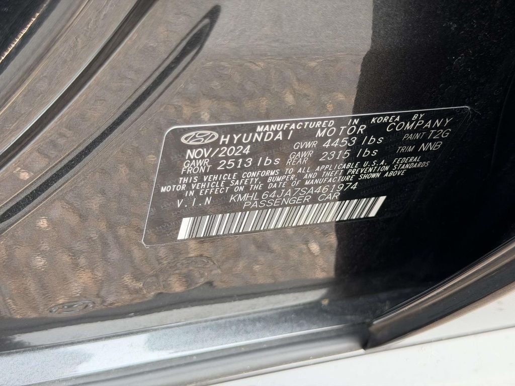 Used 2025 Gray Hyundai SEL image 26