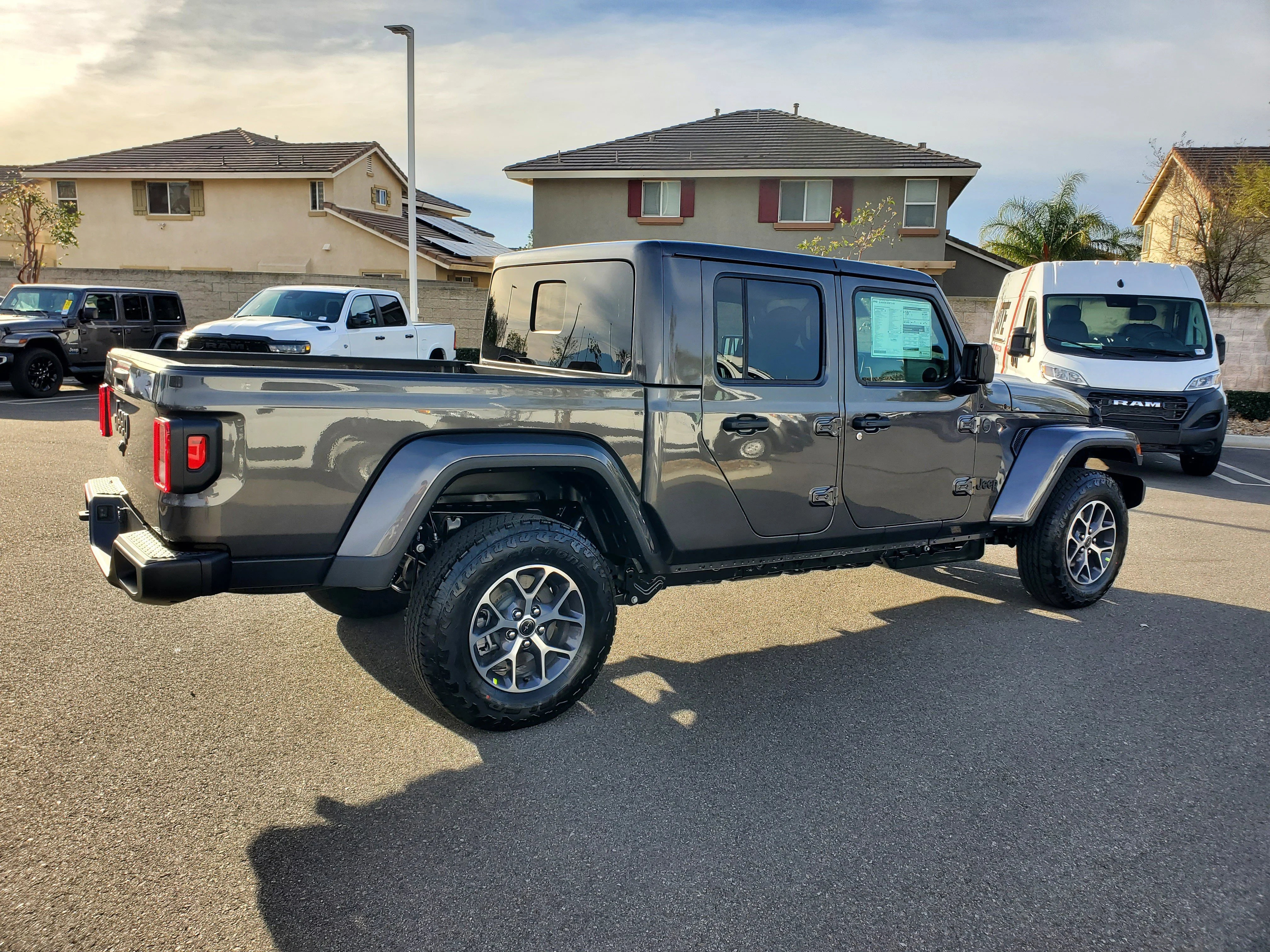 New 2026 Granite Crystal Metallic Clear-Coat Exterior Paint Jeep Sport S image 4